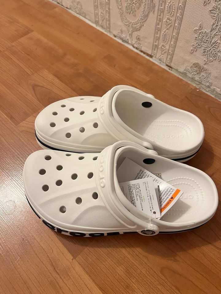 Crocs Weiß in Frankfurt am Main