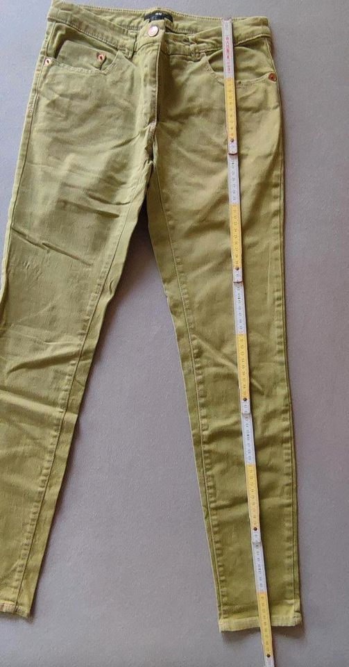 H&M skinny Jeans Hose apfel grün leuchtend Gr36-S TOP! in Mühldorf a.Inn