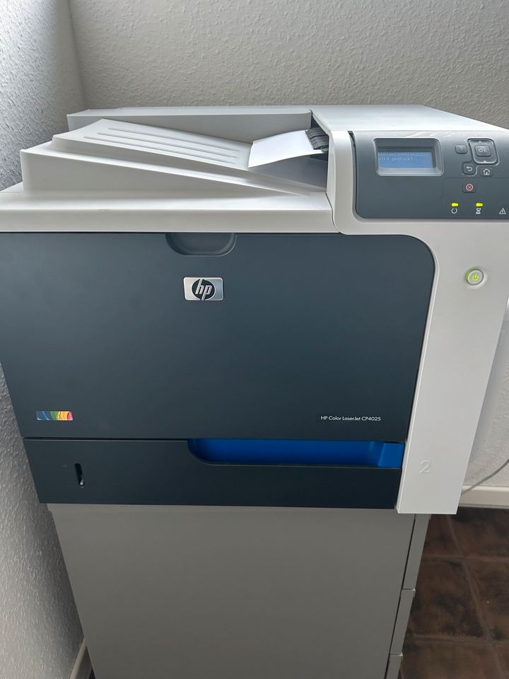 HP Color LaserJet CP4025 in Düsseldorf