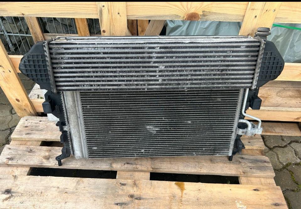 Kühler Paket Ladeluftkühler Klimakondensator Ford Focus III in Haiger
