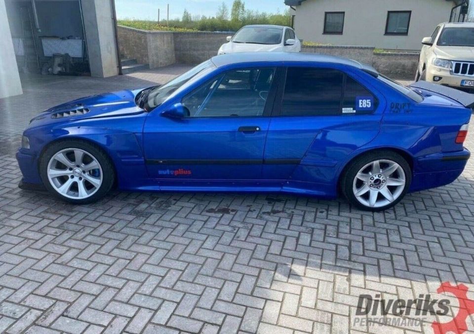 Rolling Elegance Wide Body Kit für BMW E36 Limousine in Hagen