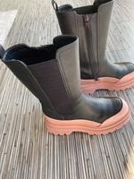 Boot schwarz/Rose Catwalk Gr. 37 Nordrhein-Westfalen - Lemgo Vorschau
