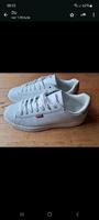 Sneaker Halbschuhe Damen Levi's weiß NEU Gr.40 Güstrow - Landkreis - Lüssow Vorschau