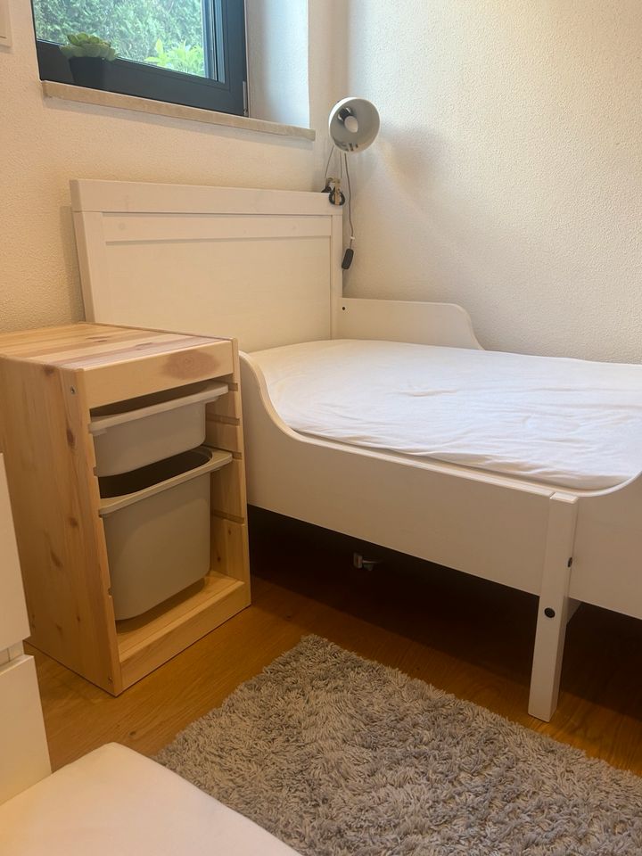 Ikea kinderbett sundvik mit Matratze und Lattenrost in weiß w neu in Marklkofen