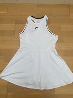 Nike Tenniskleid 147 bis 158 cm Hessen - Nidderau Vorschau