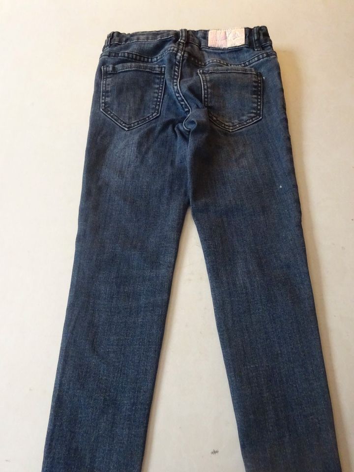 Jeanshosen H&M S' Oliver Pocopiano Gr. 128 in Gifhorn