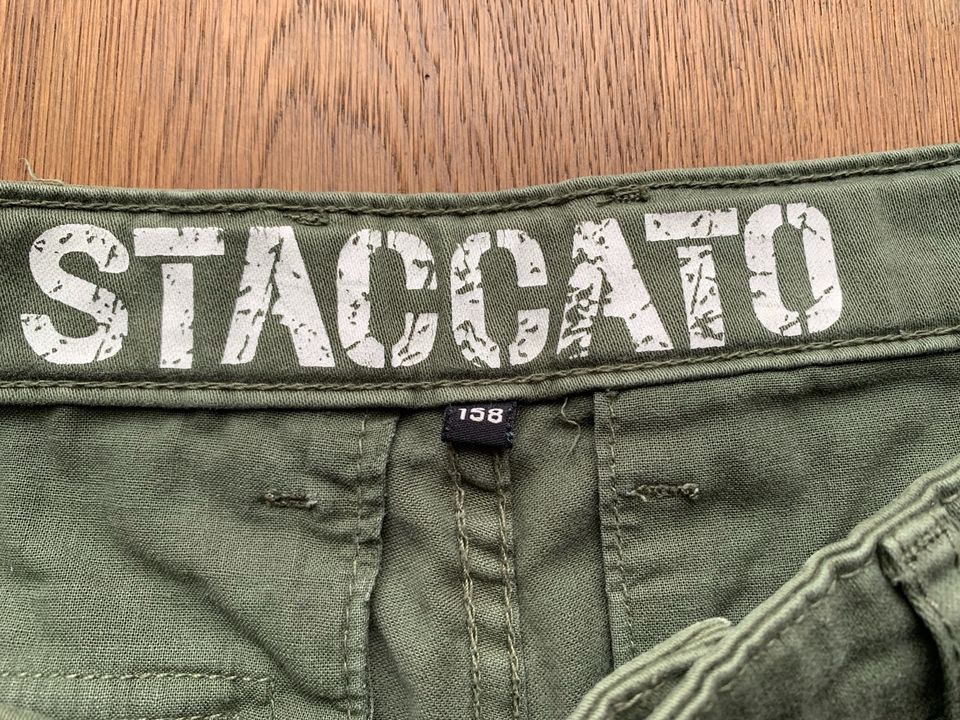 Shorts kurze Hose Cargo grün „Staccato“ Gr. 158 in Dortmund