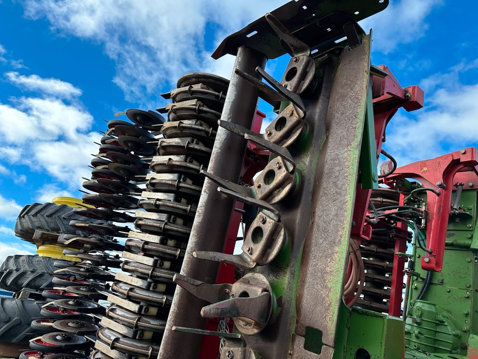 Horsch Pronto 6 KE Drillmaschine mit Amazone Kreiselegge in Neubrandenburg