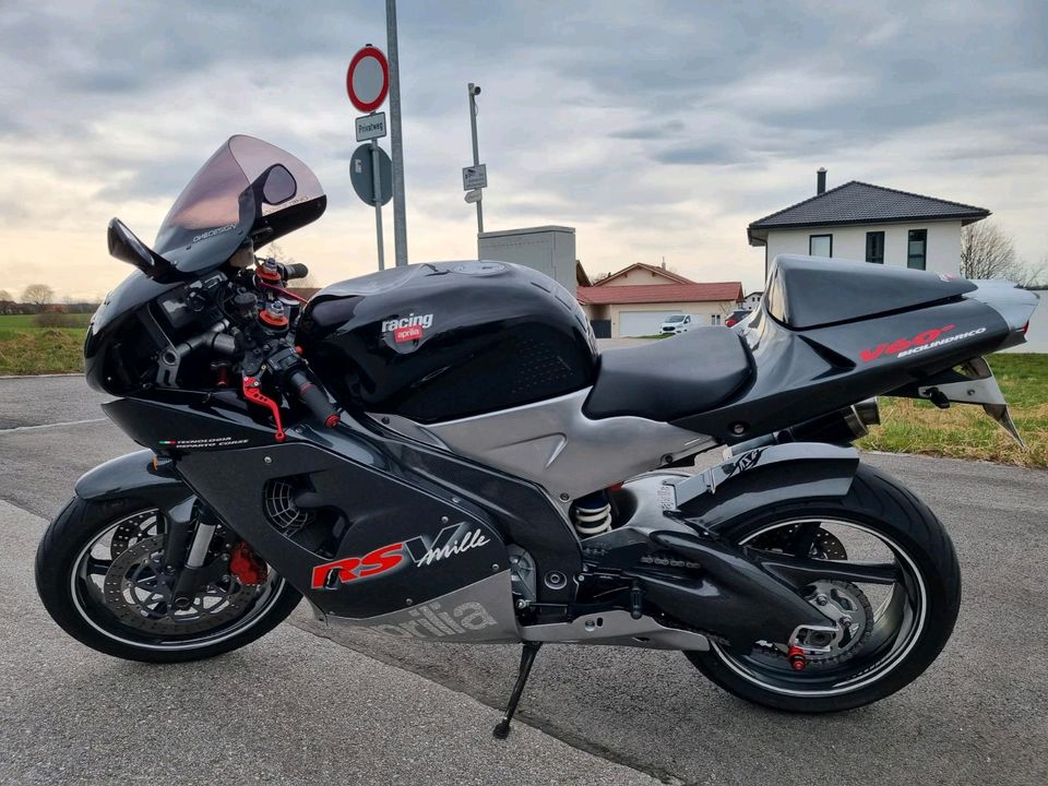 Aprilia RSV 1000 in Kraiburg am Inn