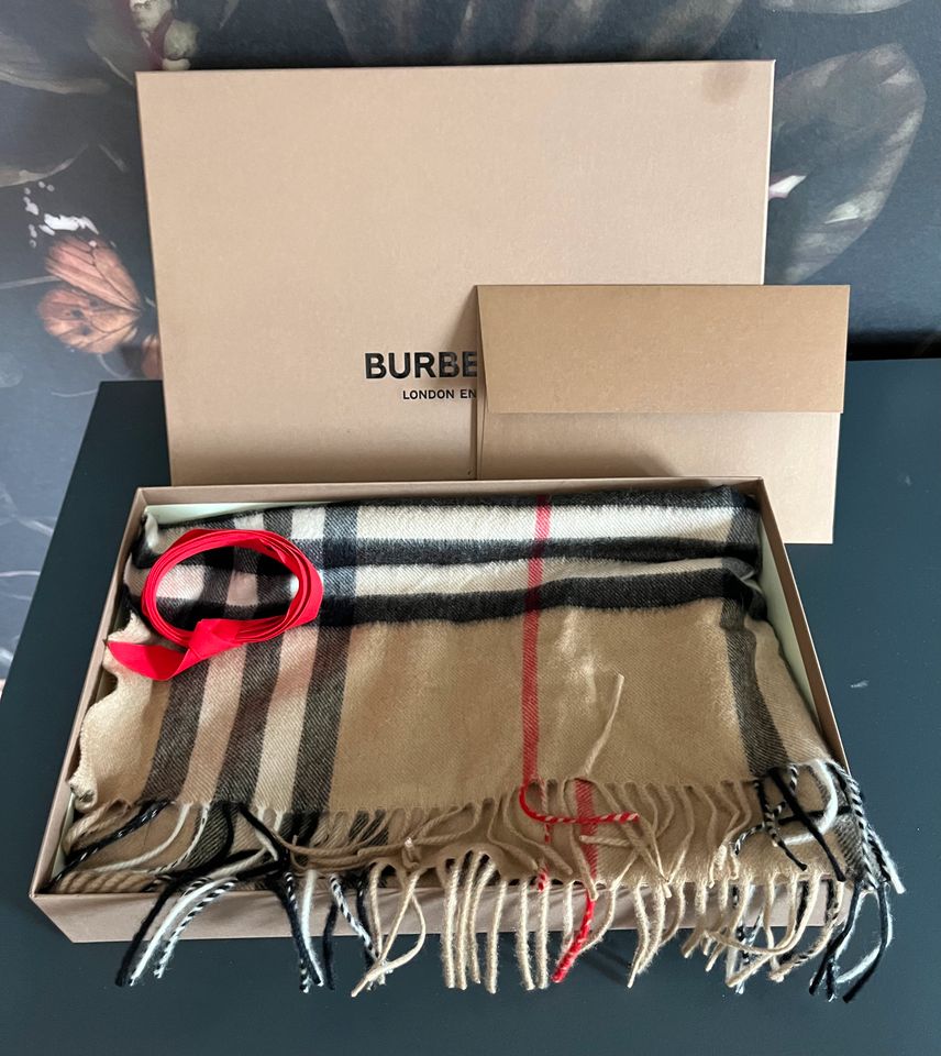 BURBERRY Cashmere-Schal in Hennef (Sieg)