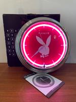 Vintage Playboy Wanduhr Neonröhre Pink neuwertig mit OVP Nordrhein-Westfalen - Horn-Bad Meinberg Vorschau