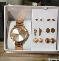 ‼️NEU‼️Geschenke Set Uhr Kette Ohrringe rosé Blume Geburtstag Niedersachsen - Quakenbrück Vorschau