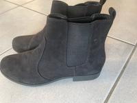 Schwarze Stiefeletten Gr 39 Marke H & M neuwertig Duisburg - Duisburg-Süd Vorschau