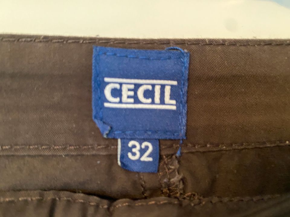 Rock Cecil dunkel braun Größe 32 42 l kaum getragen! in Bornheim