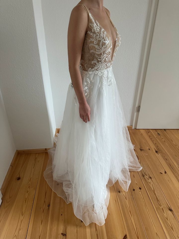 Hochzeitskleid Brautkleid Größe S nur anprobiert im Neuzustands in Frankfurt am Main