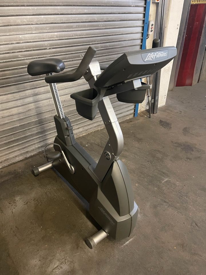 Life Fitness Silverline Ergometer Sitzergometer Precor Technogym in Dillenburg