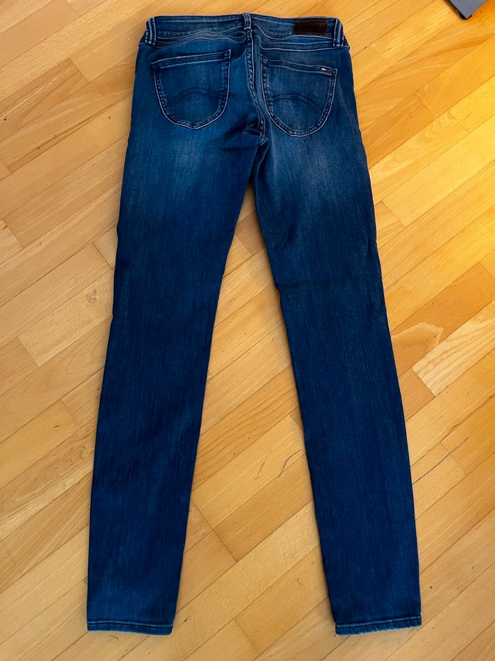 Wunderschöne Jeans von Tommy Hilfiger Neupreis 129,95 Euro in München