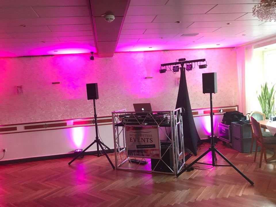 Discjockey / DJ / Moderator / DJ-Servicepaket I / Hochzeit/ Party in Neumünster