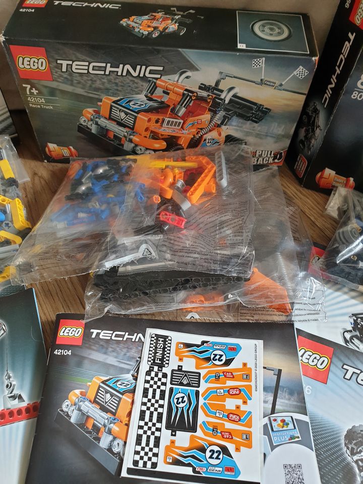 Lego Technic Forstkran Mobiler Kran Kettenlader Geländewagen ua. in Jülich