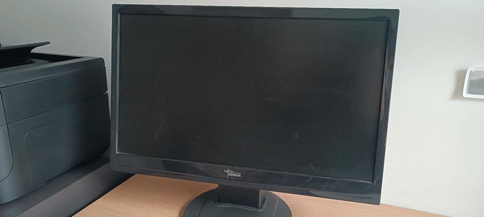 Fujitsu Siemens PC Monitor VGA ca. 19 Zoll in Homburg