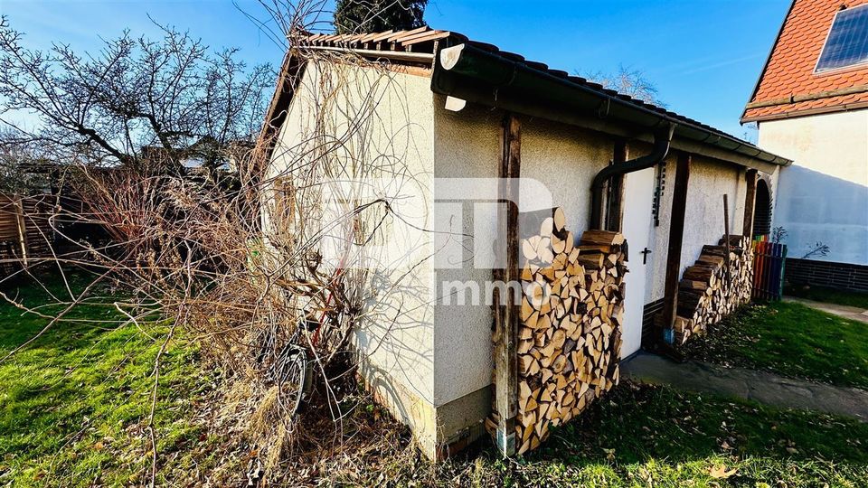 Ein- bis Zweifamilienhaus in hervorragender Lage mit großem Grundstück in Kassel