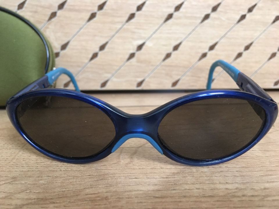 Coole Tom Tailor Kleinkindersonnenbrille, mit Etui in Waldbrunn