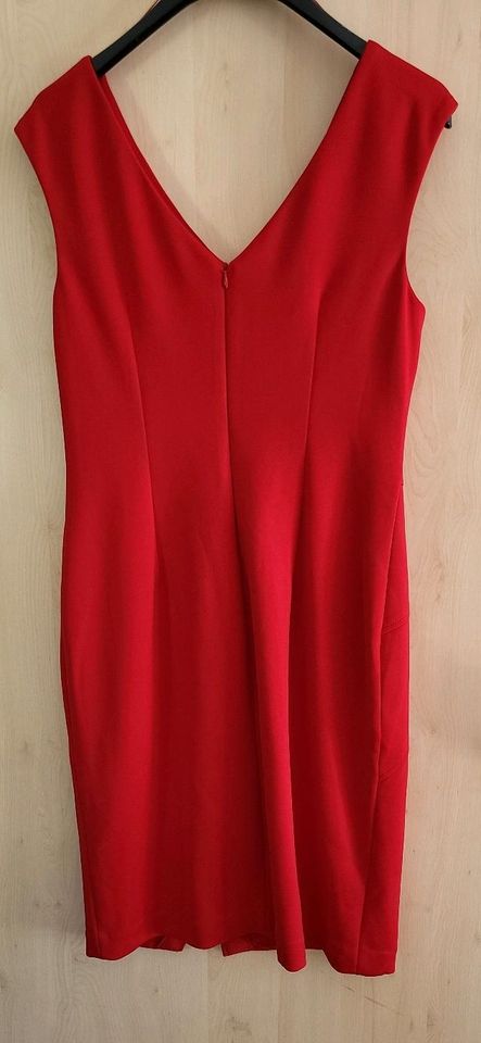 Kleid rot Maggie London Gr. 44 in Oelsnitz/Erzgeb.