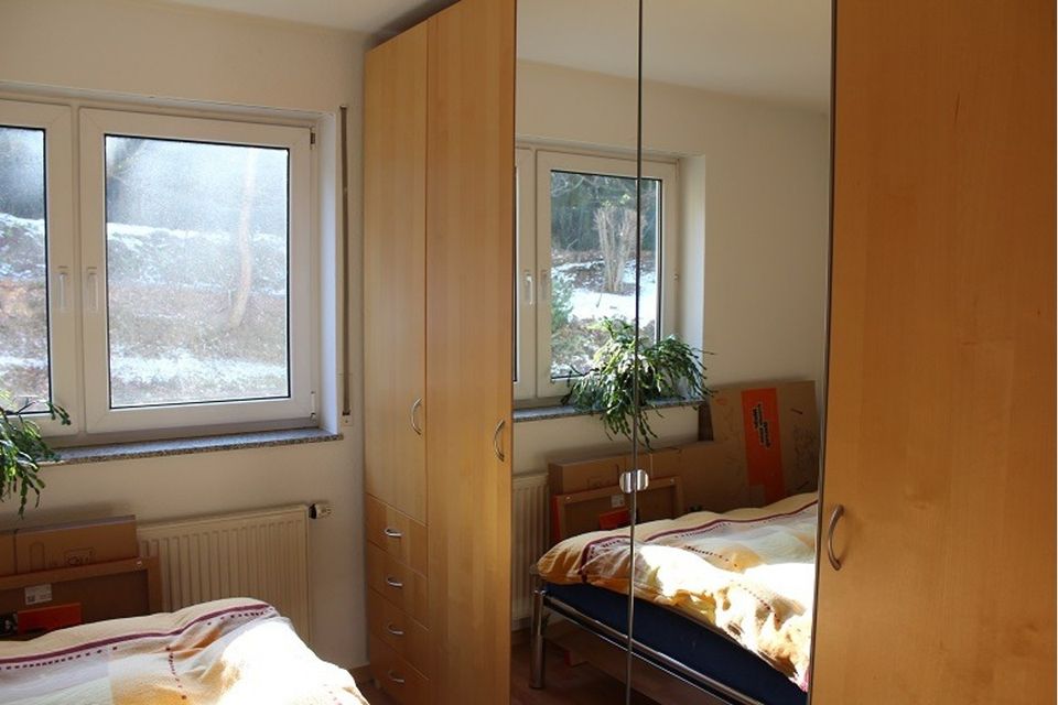 Helle Wohnung mit überdachtem Balkon, Tiefgarage und Gäste-WC in Saarbrücken