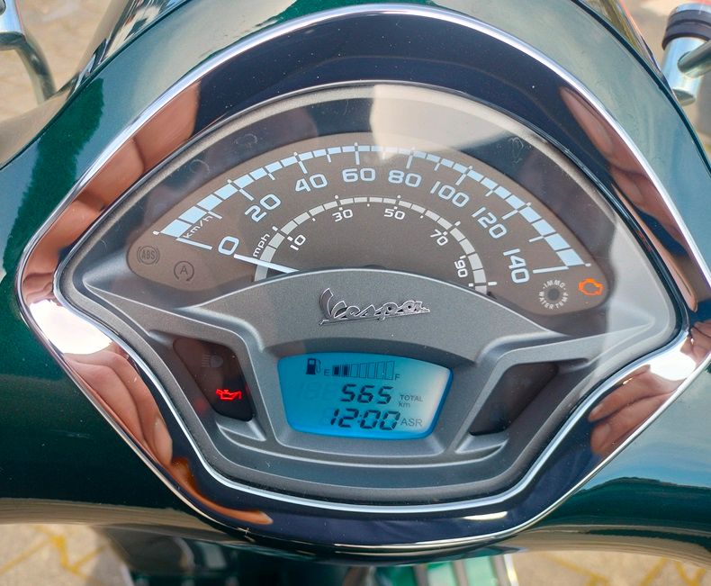 Vespa GTS 300 Touring ABS LED 580km Tüv in Mainz