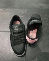 DC Sneakers Schwarz/Rosa Größe 44,5 Niedersachsen - Leese Vorschau