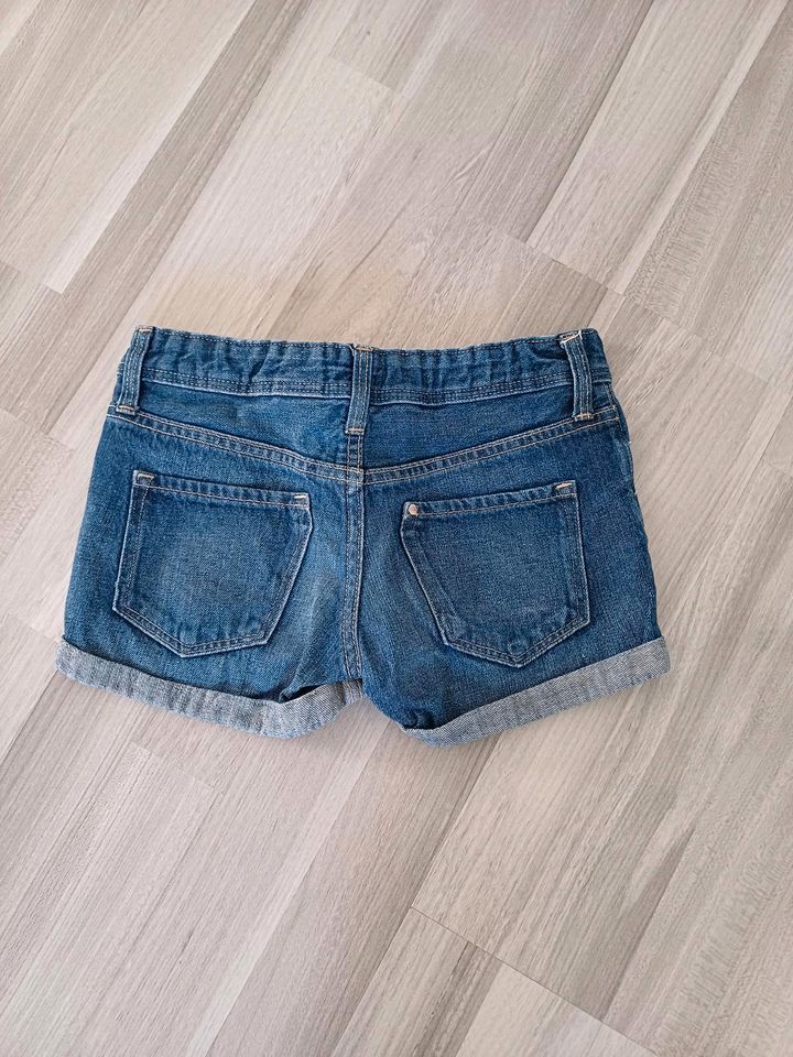 Jeansshorts gr. 128 in Winsen (Luhe)