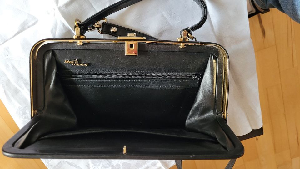 Vintage "Star-Modell" schwarze Lederhandtasche in Berlin