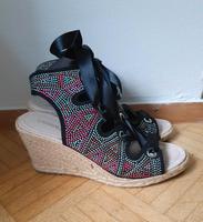 Catwalk Sandalen Sandaletten Keilabsatzschuhe Pumps Gr.40 NEU Brandenburg - Hennigsdorf Vorschau