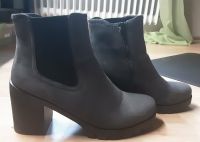 Chelsea Boots Graceland Gr. 42 grau Blockabsatz 9 cm Hessen - Büdingen Vorschau