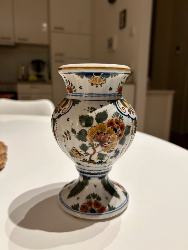 Dutch Polychrome Royal Delft Vase Kaptien in Frankfurt am Main