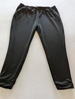 NEU Tchibo TCM Jogginghose Sport Hose schwarz Gr. XXL 52 Nordrhein-Westfalen - Ratingen Vorschau