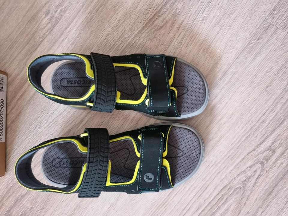 NEU Ricosta Sandalen Größe 33 schwarz neongelb in Weyhe