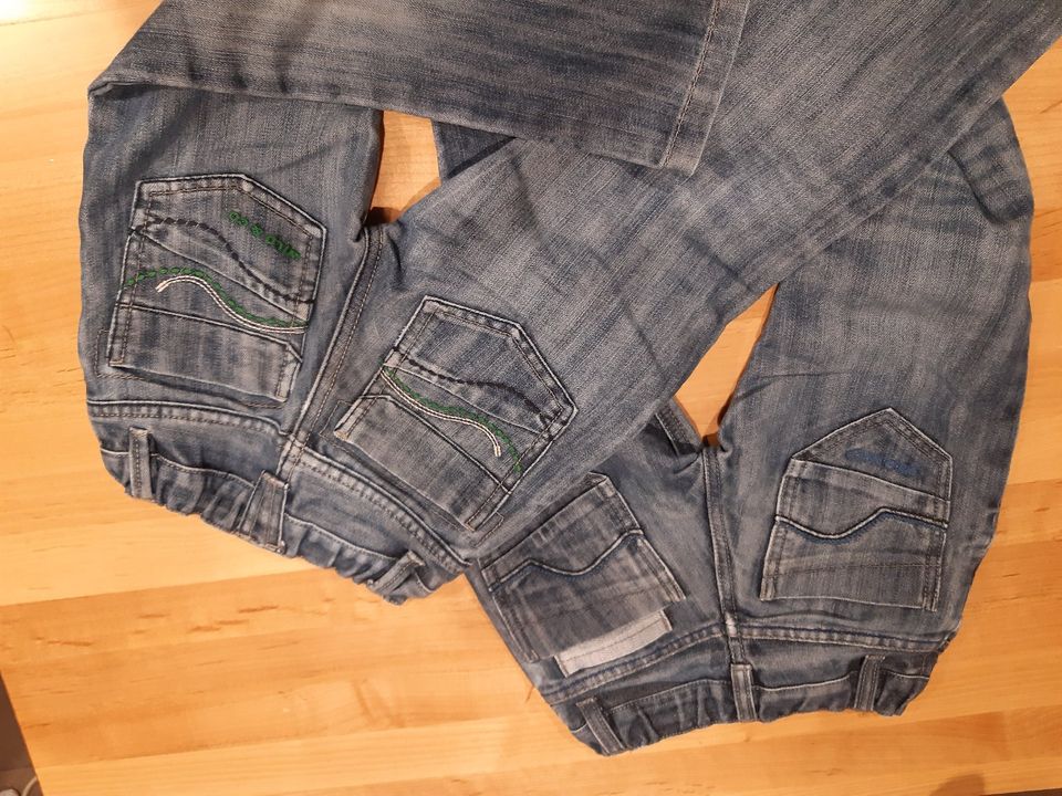 Jeans gerader Schnitt in Bad Vilbel