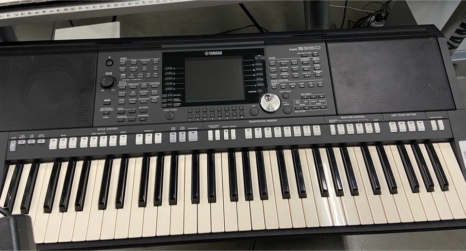 Gesucht wird ein Yamaha PSR S975, S970, S950, S775, S770, S750 in Berlin