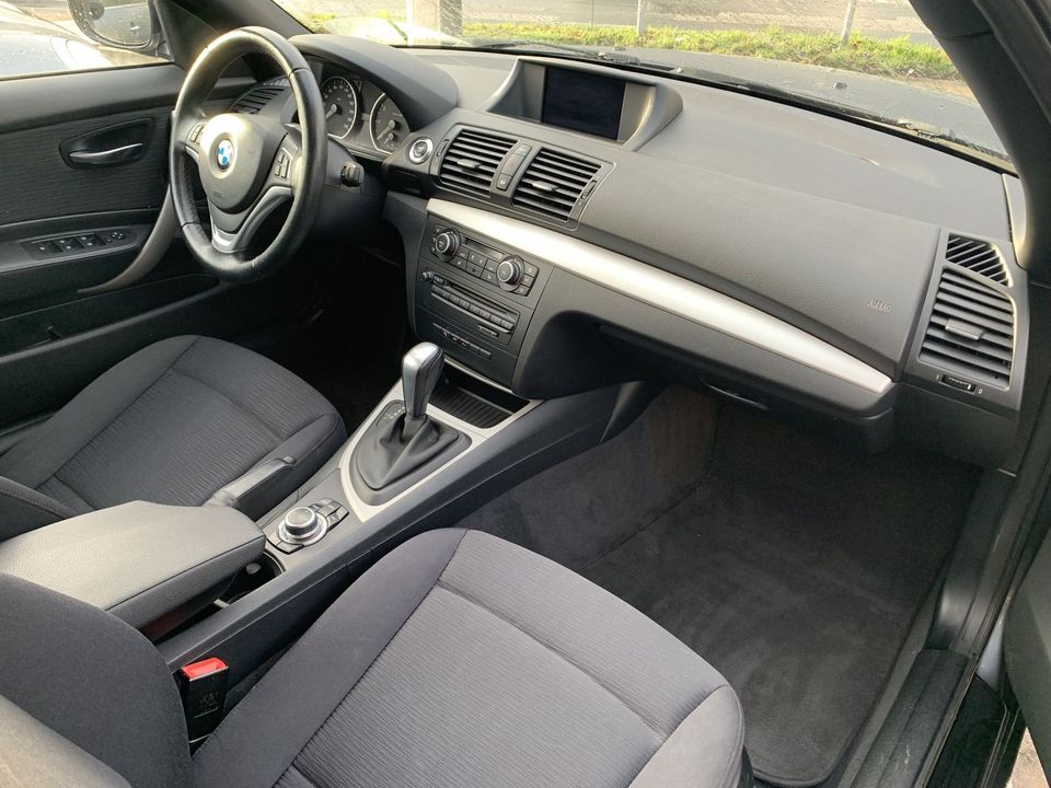 BMW 118 i Cabrio Automatik Navi Sitzheizung USB PDC in Hamburg