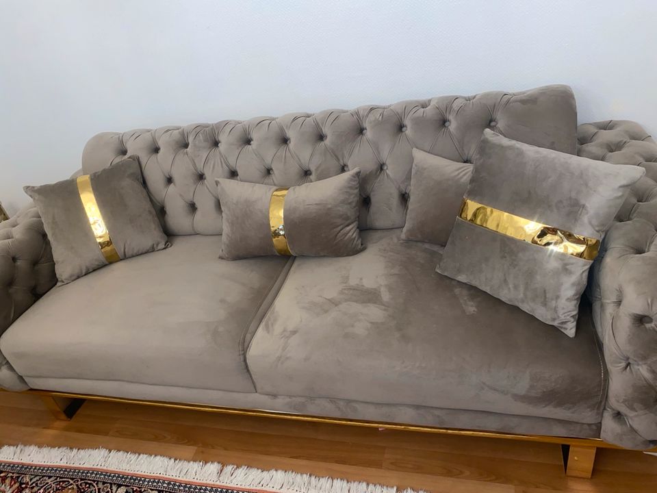 Sofa Couchgarnitur Chesterfield 3/3/1 Sand neu in Essen