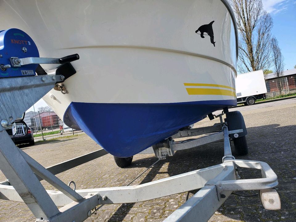 Quicksilver 435 50PS 4Takt EFI Angelboot Konsolenboot Kajütboot in Elmshorn