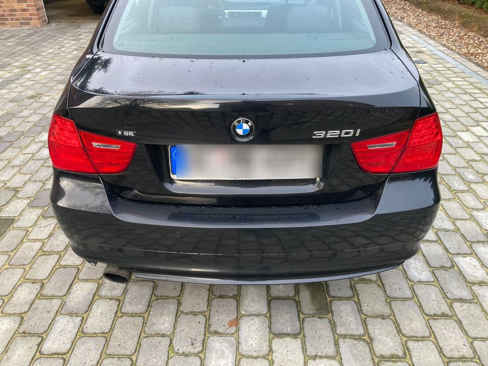 BMW 320i E90 HU/AU 12/2025 in Bad Bramstedt