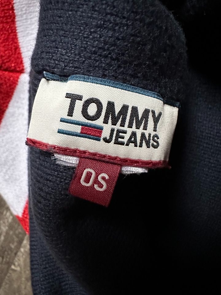 Neue originale Tommy Jeans Beanie Mütze blau rot weiß gestreift in Hemsbünde