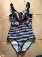 Neu Vintage Retro Style Badeanzug Dunkelblau Weis Rot Gr.38 Hessen - Stadtallendorf Vorschau
