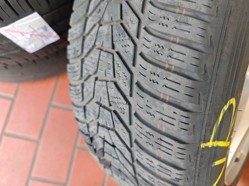 Hankook Winterreifen 225 55 R18 in Ronnenberg