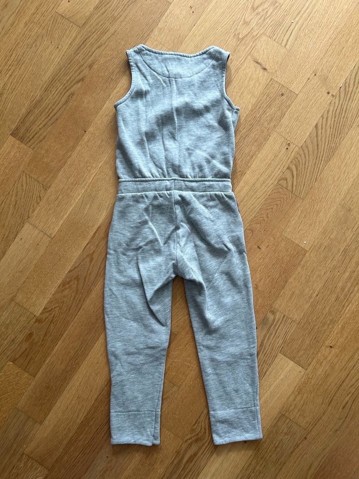 Schöner Jumpsuit von Benetton Gr.  98 Gr. XXS in Düsseldorf