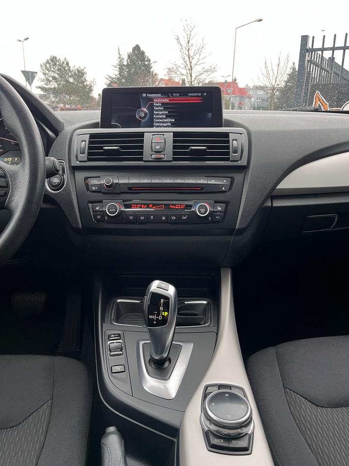 BMW 1er 118d 143PS Schiebedach Glas Bi-Xenon Top Zustand in Kamenz