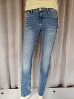 NEUWERTIG Mustang Damen Jeans Gr.26/30 € 39.- Bayern - Burkardroth Vorschau