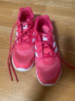 Sportschuh Turnschuh Hallenschuh Adidas 40 Bayern - Karlsfeld Vorschau